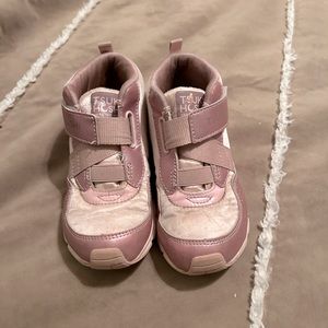 Tsukihoshi Girls Pink Sneaker. Size 11.5 in FAIR condition but lots of LIFE left